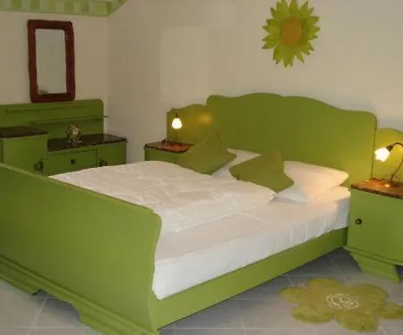 Louise Apartment